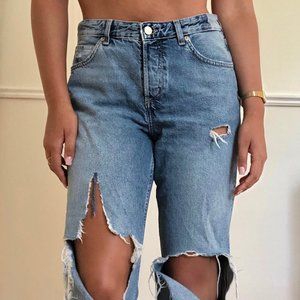 Super Distressed Boyfriend Fit Jeans
